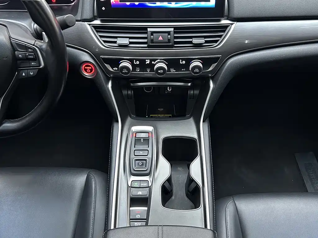 Honda Accord — фото 16