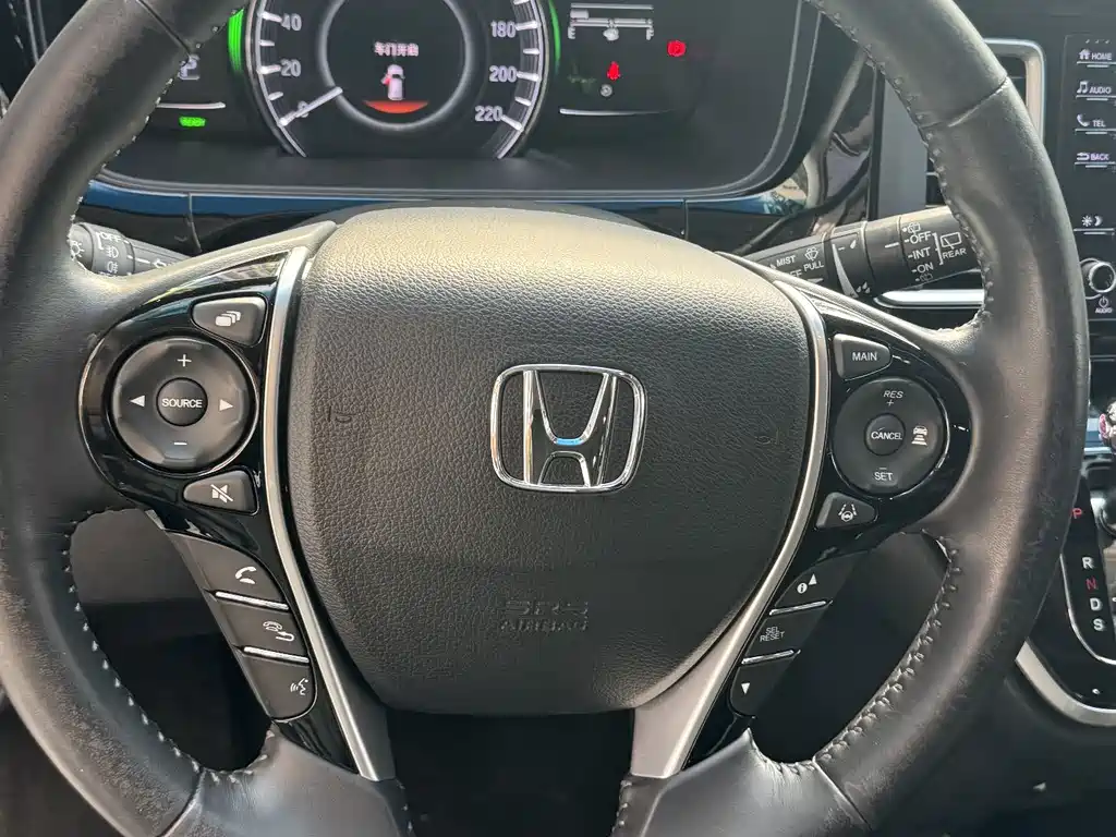 Honda Elysion — фото 10