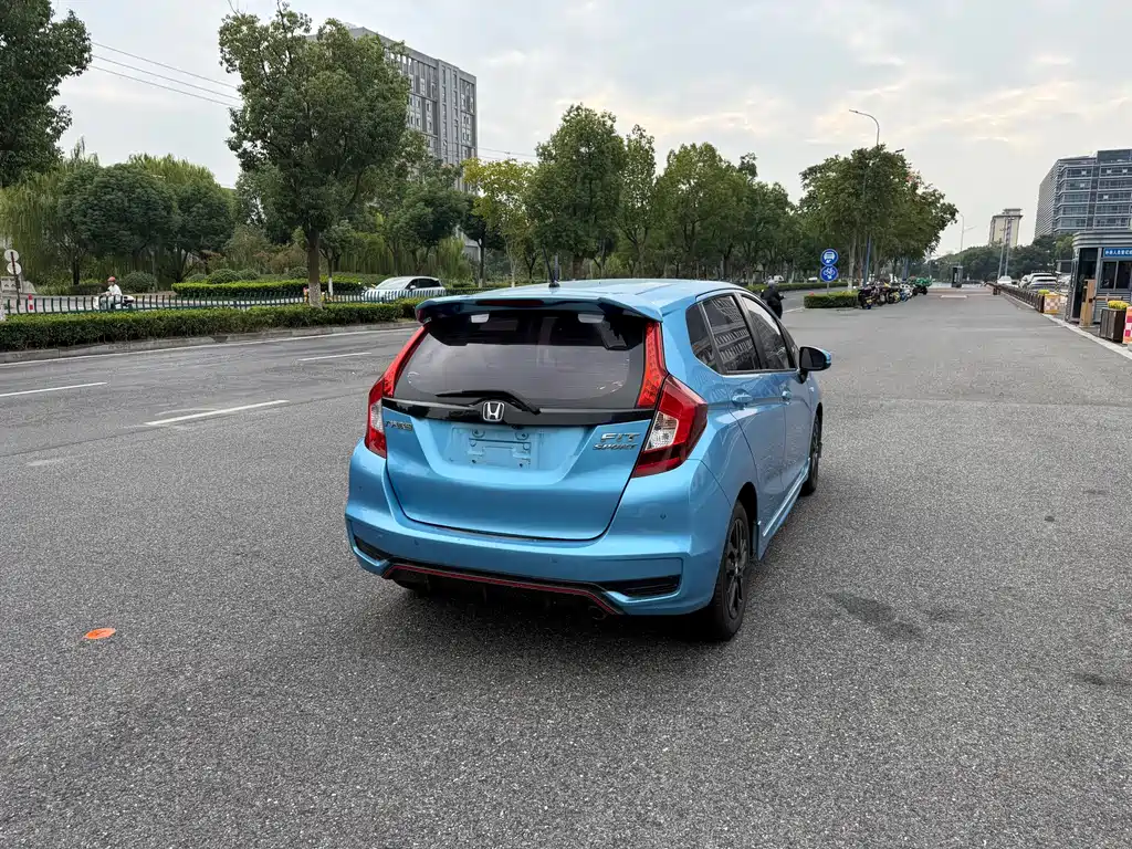 Honda Fit — фото 4