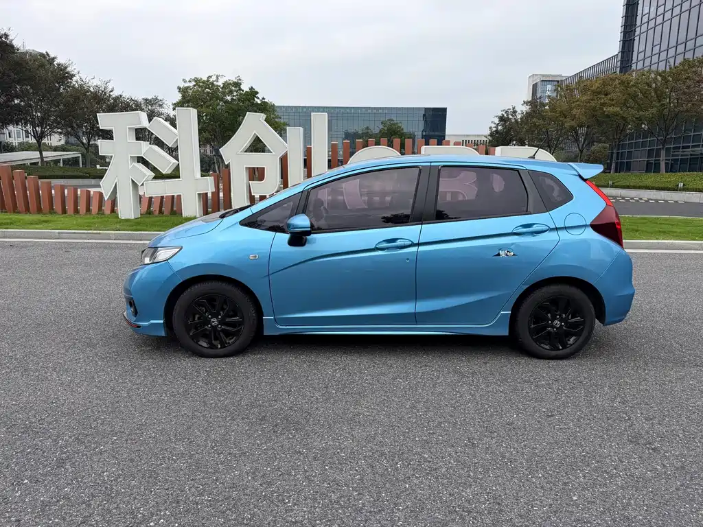 Honda Fit — фото 5