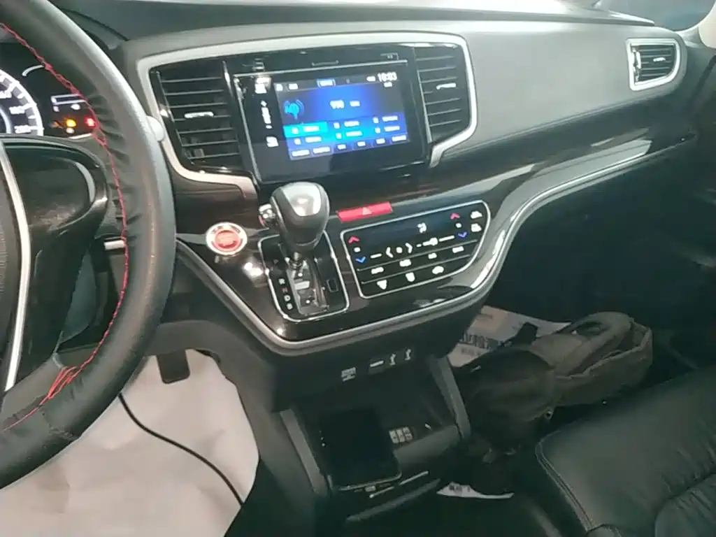 Honda Odyssey — фото 13