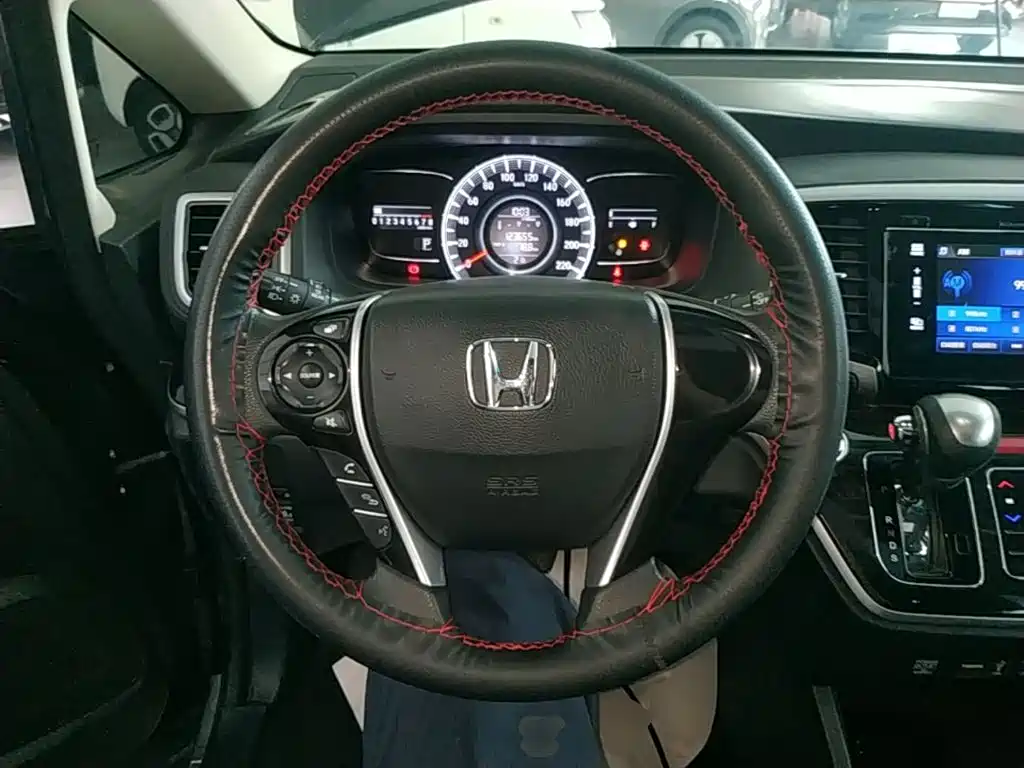 Honda Odyssey — фото 10