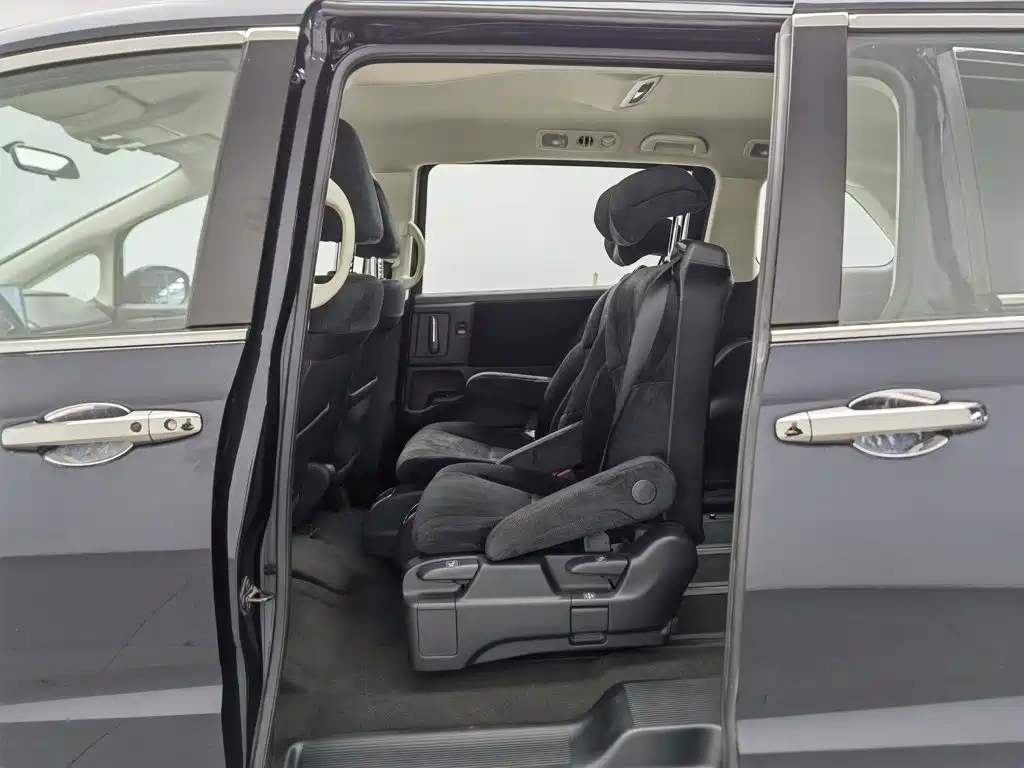 Honda Odyssey — фото 15