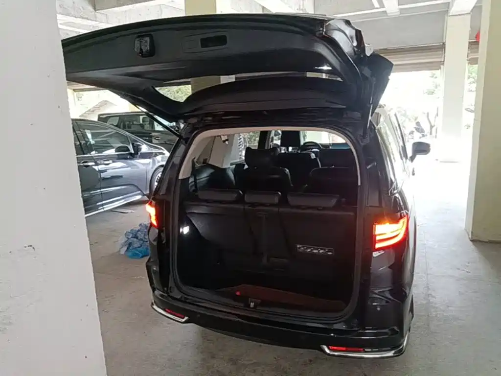 Honda Odyssey — фото 18