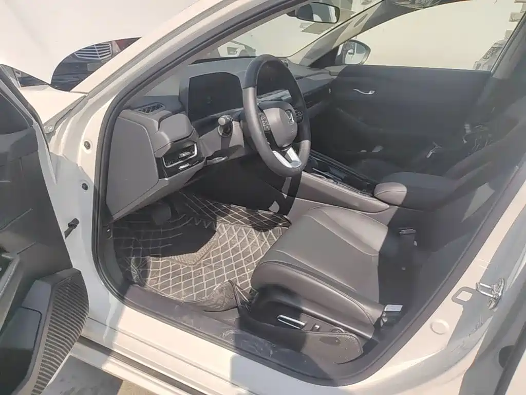 Honda Inspire — фото 15