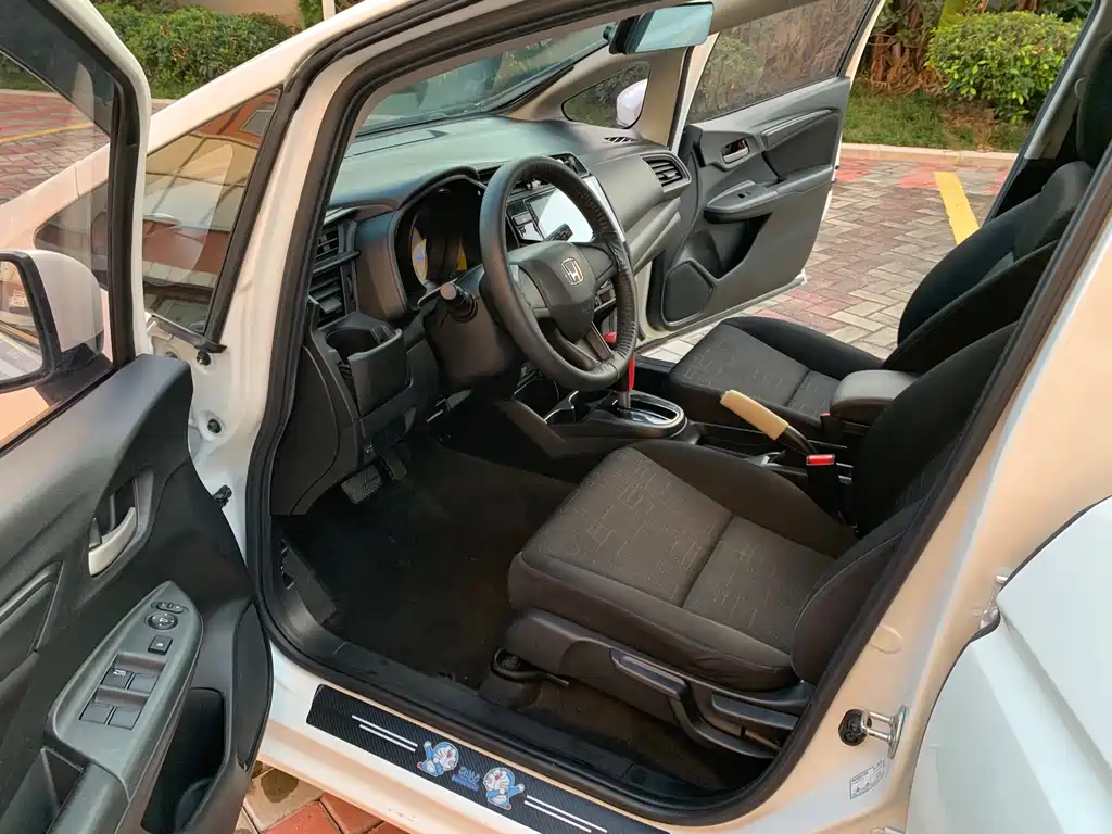 Honda Fit — фото 13