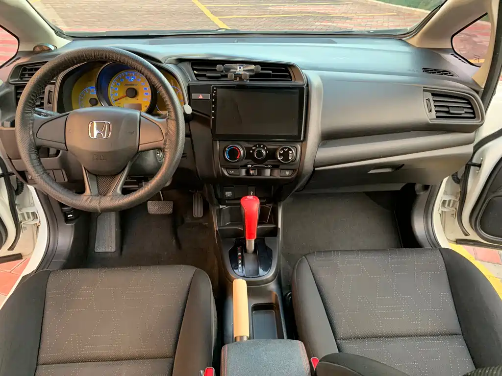 Honda Fit — фото 14
