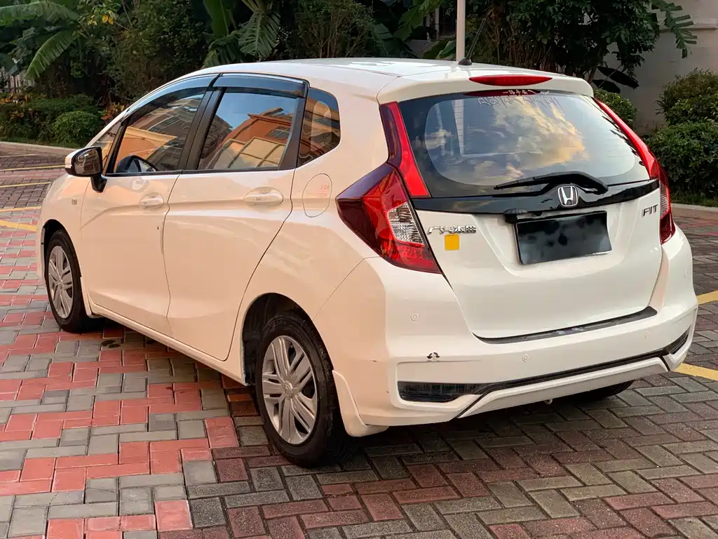Honda Fit — фото 5