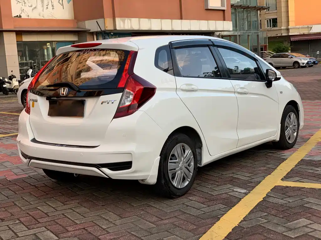 Honda Fit — фото 6