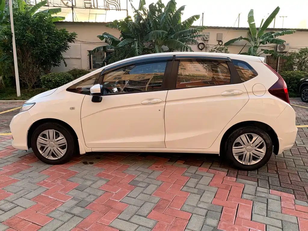 Honda Fit — фото 7