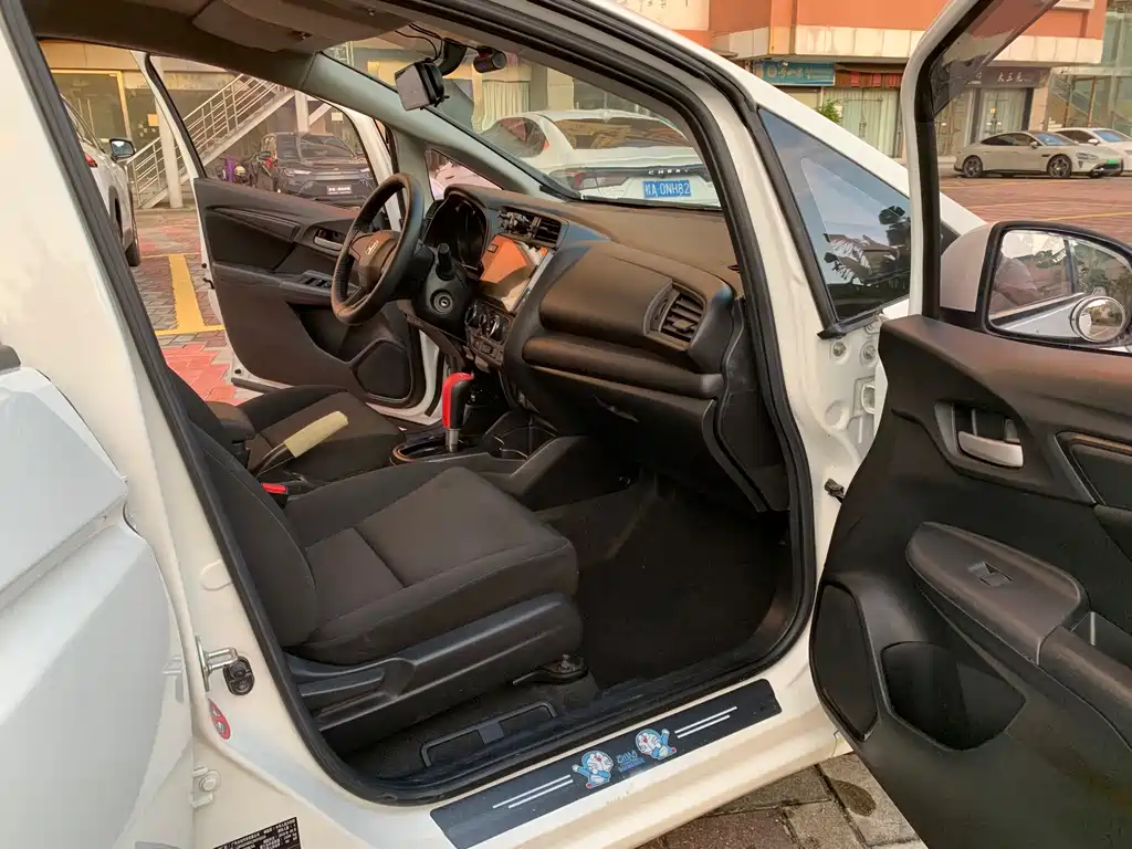 Honda Fit — фото 8