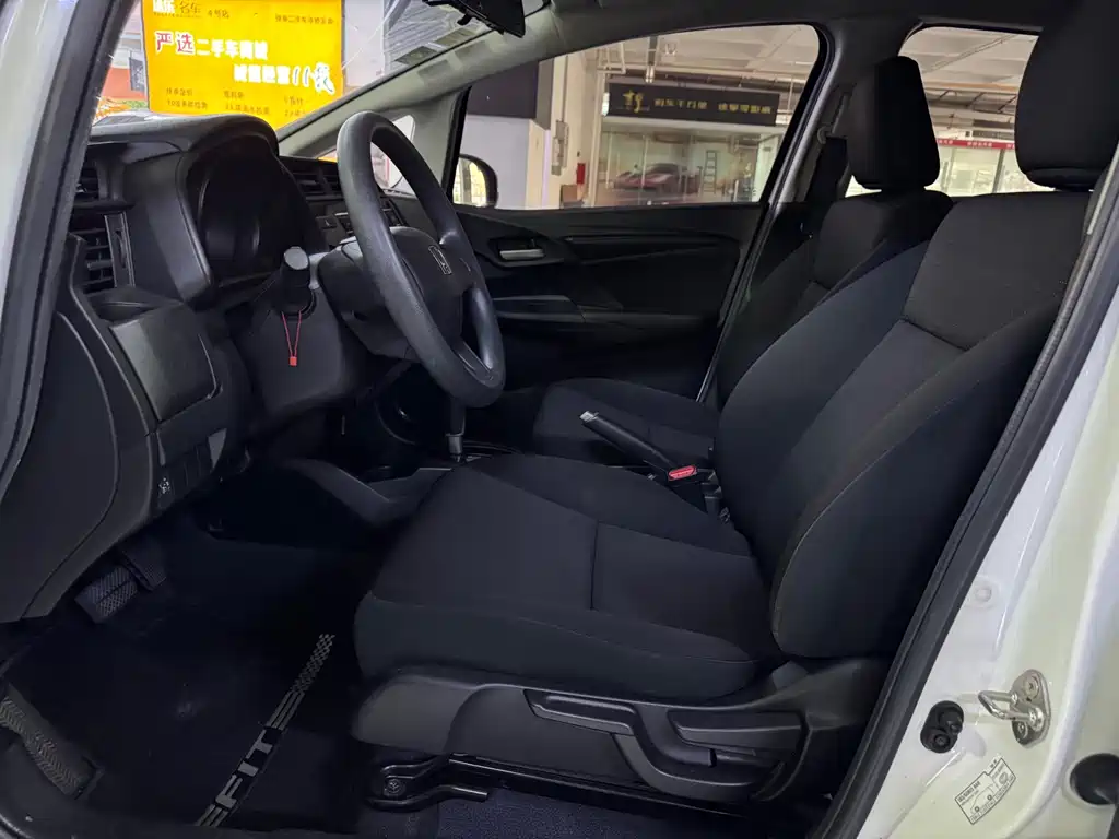 Honda Fit — фото 4