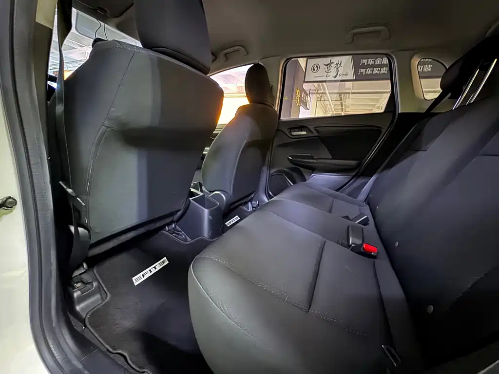 Honda Fit — фото 5