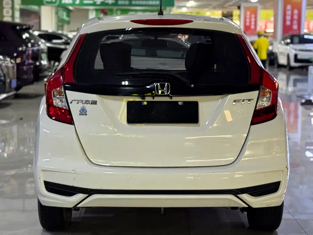Honda Fit — фото 8