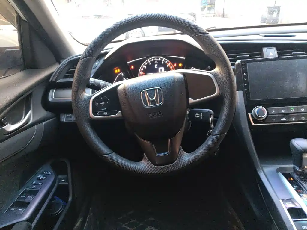Honda Civic — фото 11