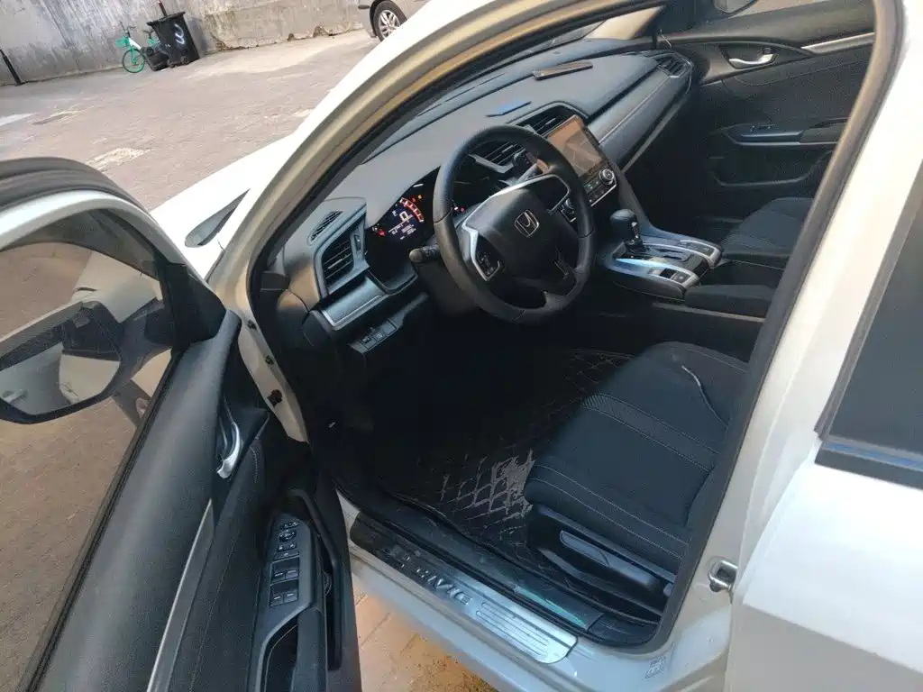 Honda Civic — фото 17