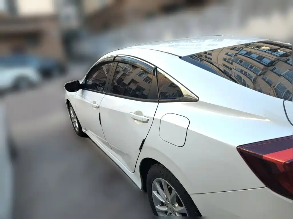 Honda Civic — фото 4