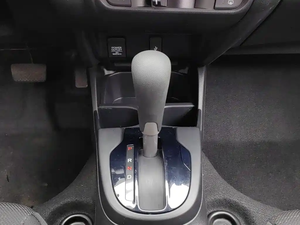Honda Fit — фото 13