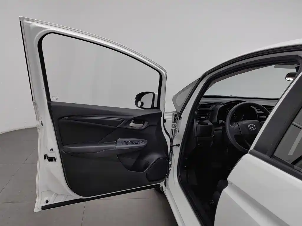 Honda Fit — фото 8