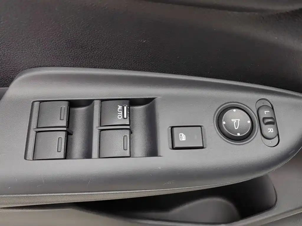 Honda Fit — фото 9