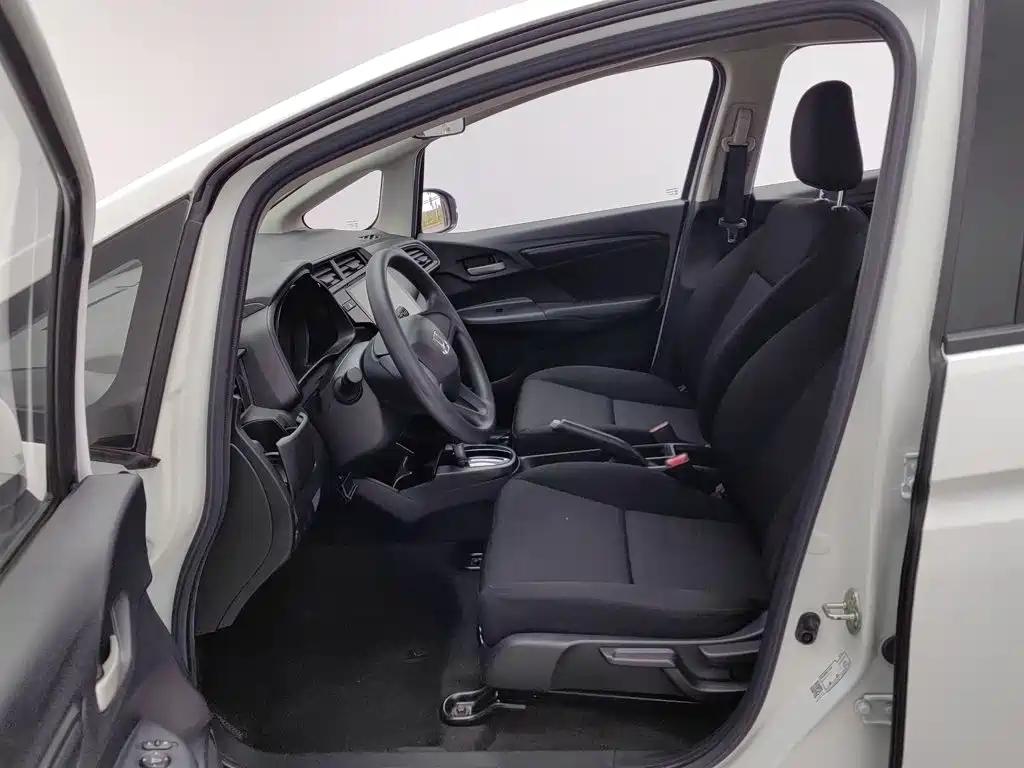 Honda Fit — фото 10