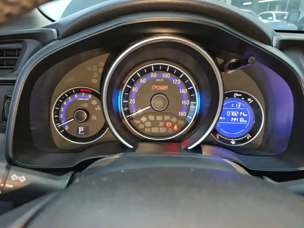 Honda Fit — фото 11