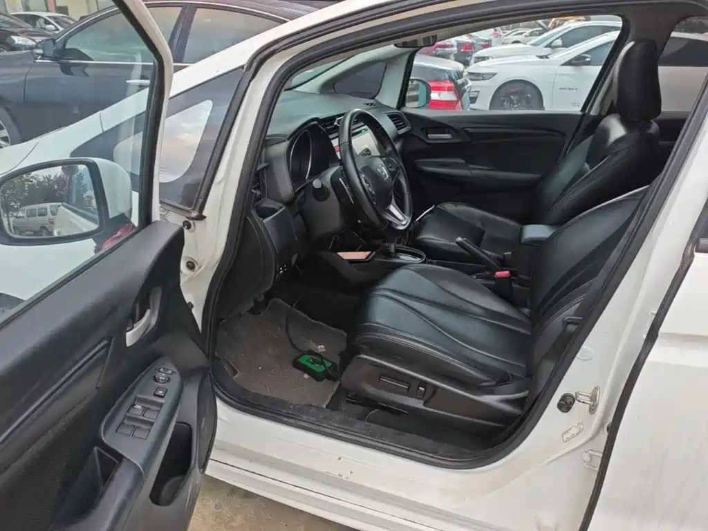 Honda Fit — фото 15