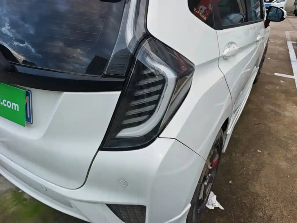 Honda Fit — фото 7