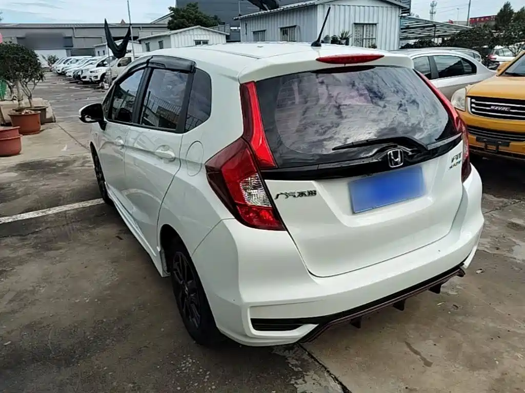 Honda Fit — фото 4