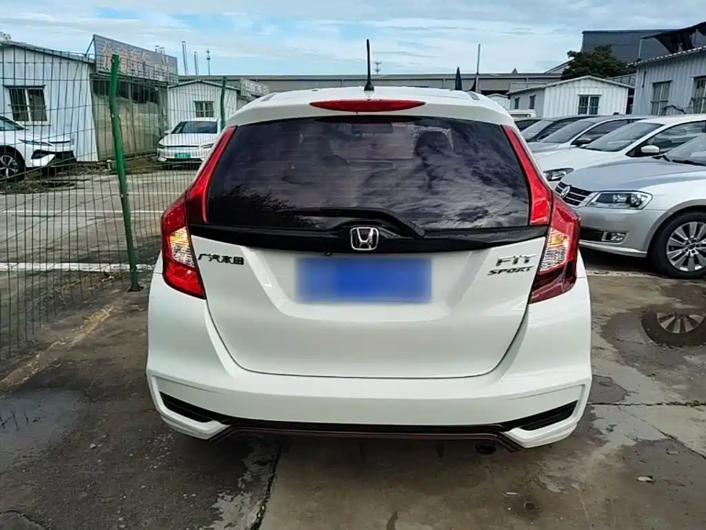 Honda Fit — фото 5
