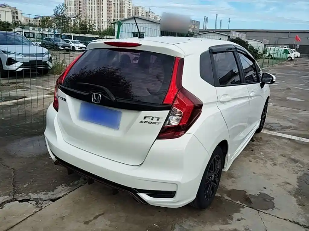 Honda Fit — фото 6