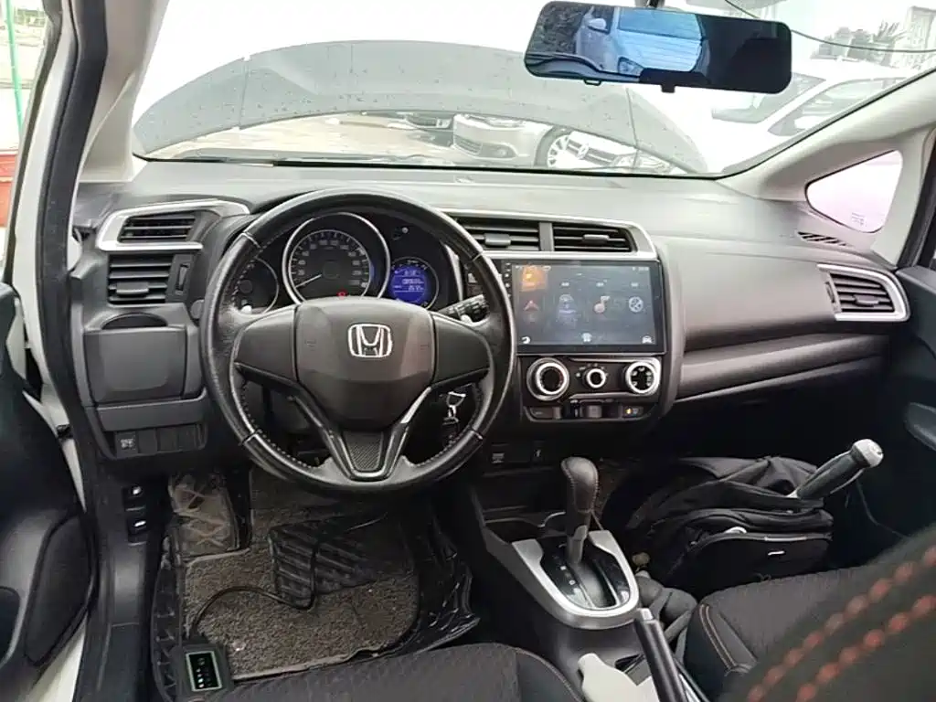 Honda Fit — фото 9