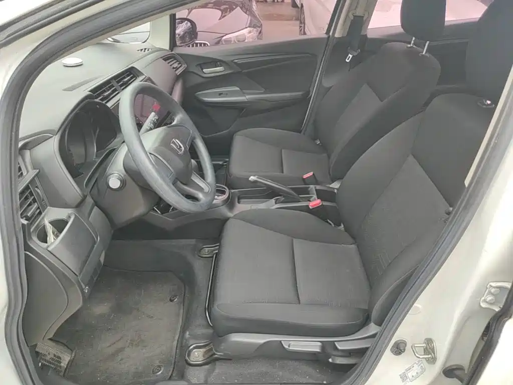 Honda Fit — фото 14