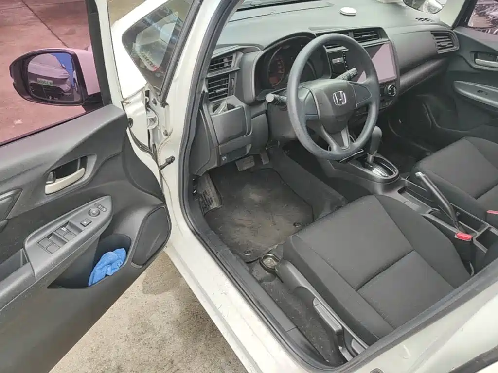 Honda Fit — фото 15