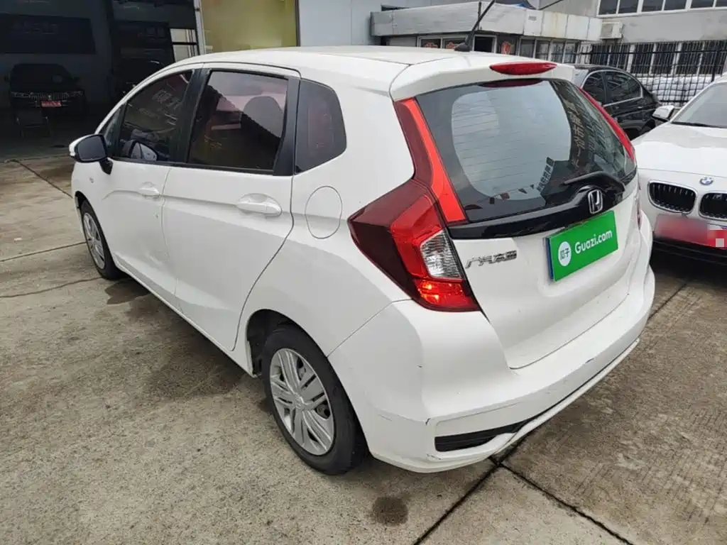 Honda Fit — фото 4