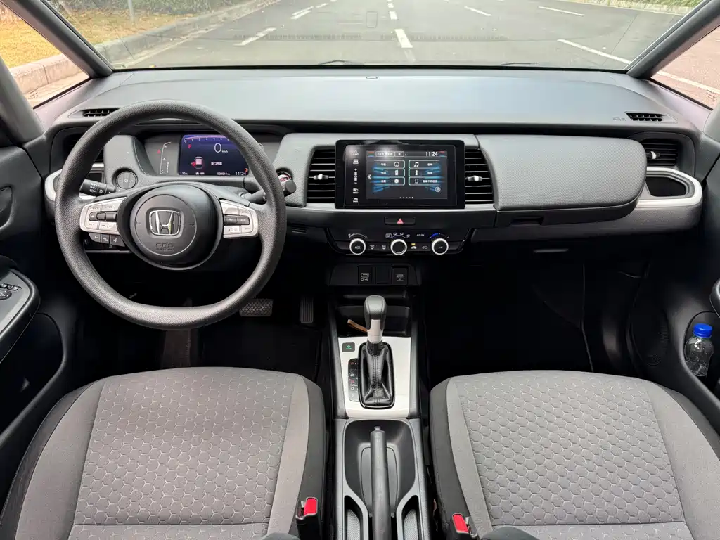 Honda Fit — фото 11