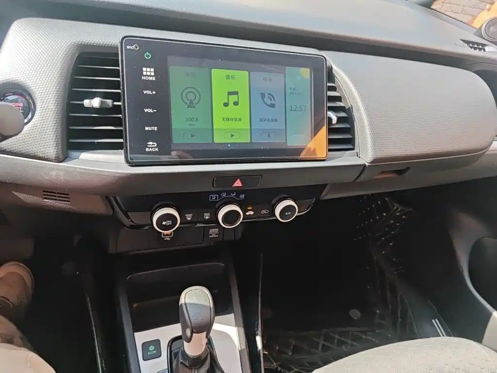 Honda Fit — фото 5
