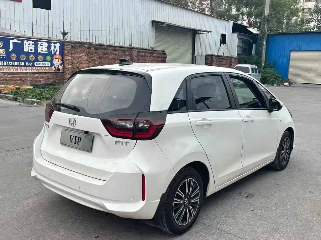 Honda Fit — фото 5