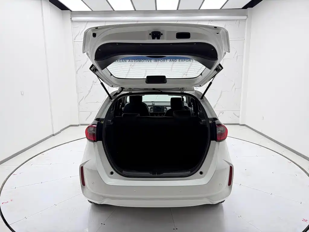 Honda Fit — фото 9