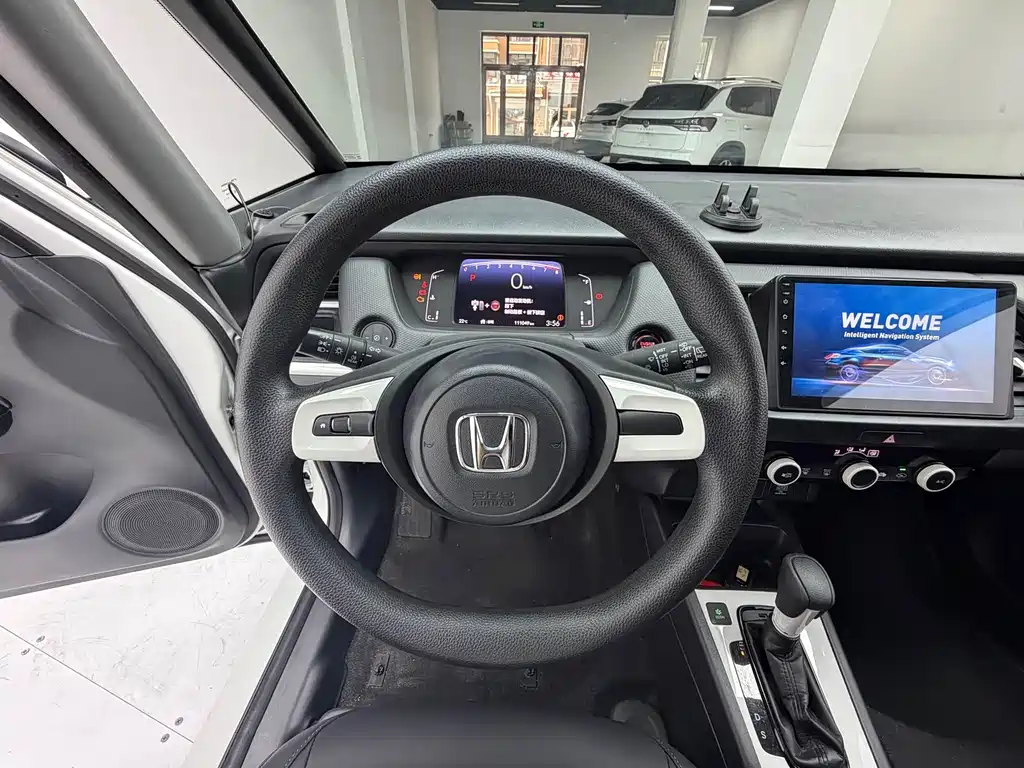 Honda Fit — фото 10