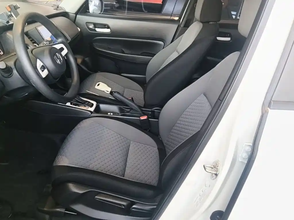 Honda Fit — фото 14
