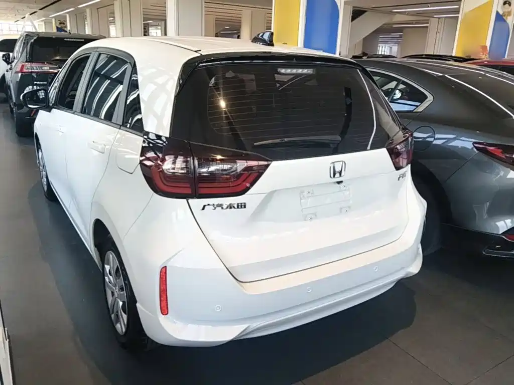Honda Fit — фото 4