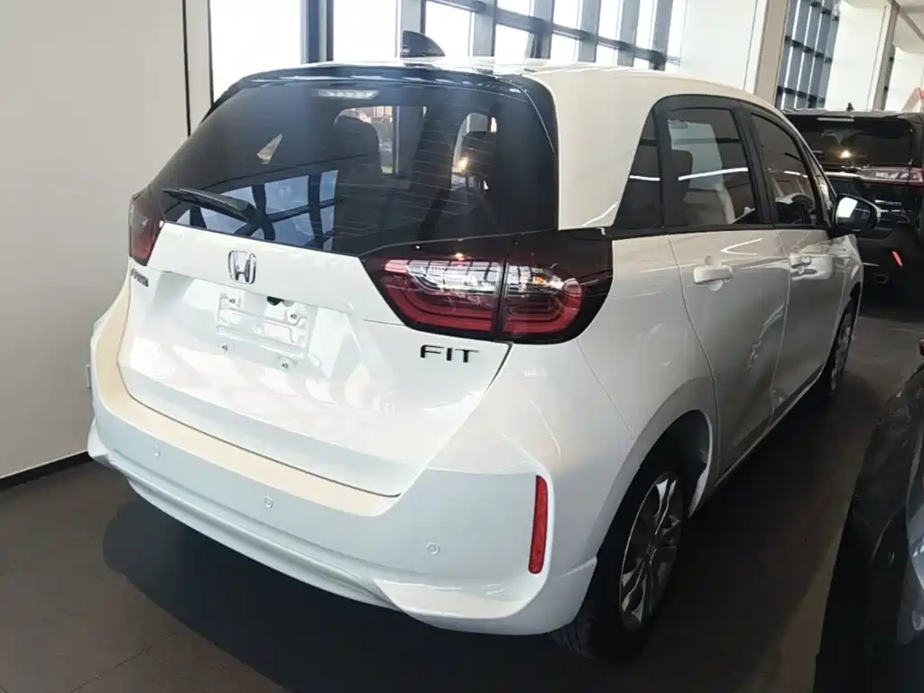 Honda Fit — фото 6