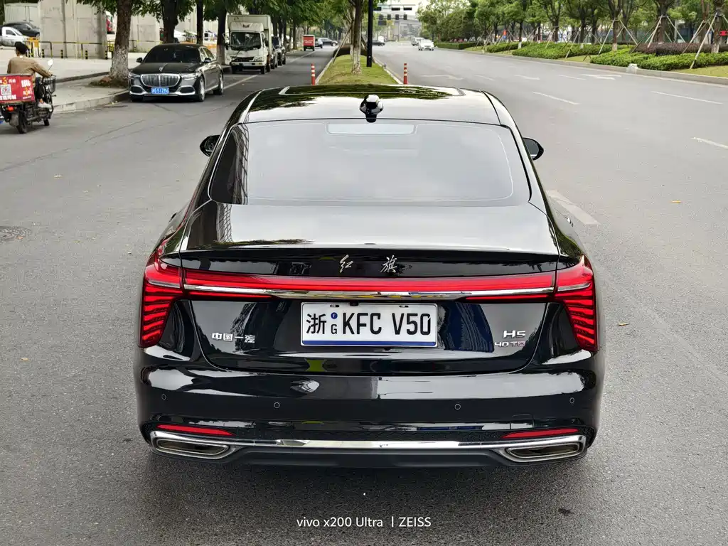 Hongqi Hongqi H5 — фото 13