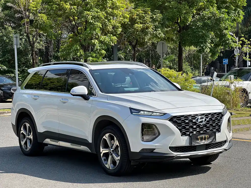 Hyundai Santa Fe — фото 3