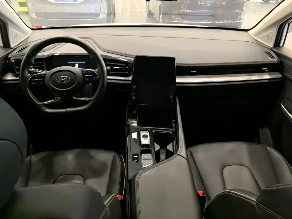 Hyundai Custo — фото 9