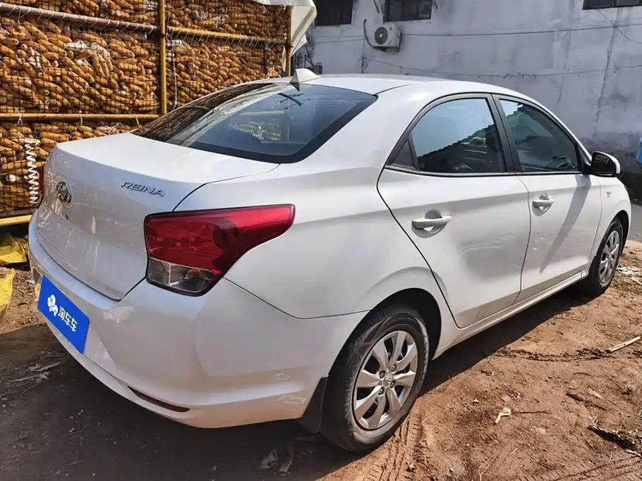 Hyundai Verna — фото 3