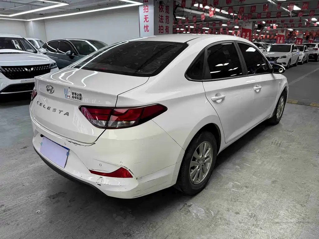 Hyundai Elantra — фото 9