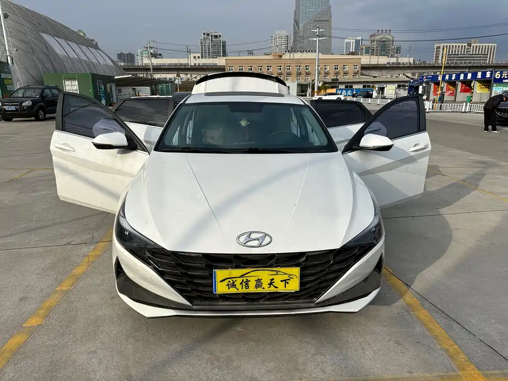 Hyundai Elantra — фото 8