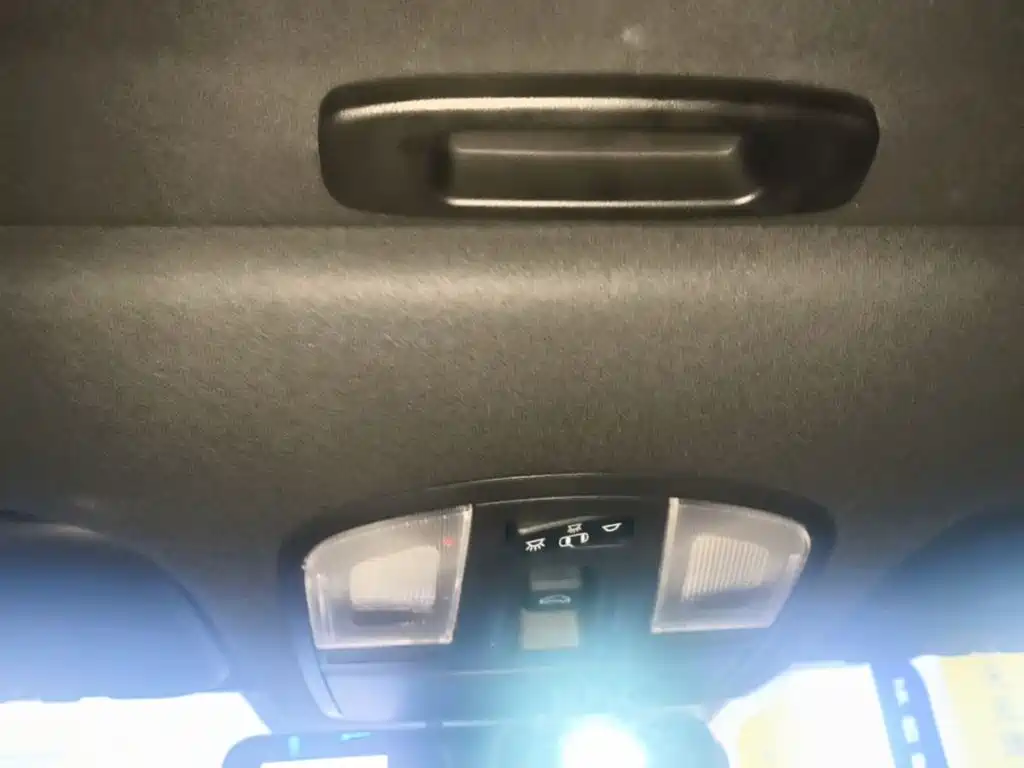 Hyundai Elantra — фото 17